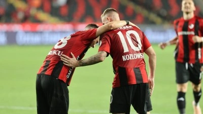 Burak Yılmaz’ın Gaziantep’i alev alev