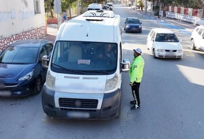 Burdur&rsquo;da 101 ara&ccedil; ve s&uuml;r&uuml;c&uuml;s&uuml; kontrol edildi
