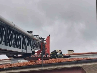 Burdur&rsquo;da baca yangını itfaiye ekiplerince s&ouml;nd&uuml;r&uuml;ld&uuml;
