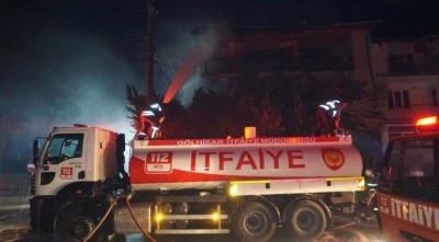 Burdur’da çatıda çıkan yangın daireye sıçardı
