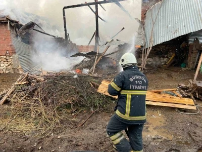 Burdur&rsquo;da evde yangın paniği
