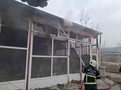 Burdur&rsquo;da mobilya imalathanesinde yangın
