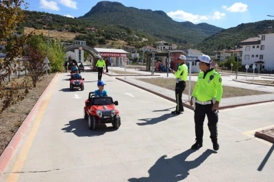 Burdur’da öğrencilere trafik güvenliği eğitimi
