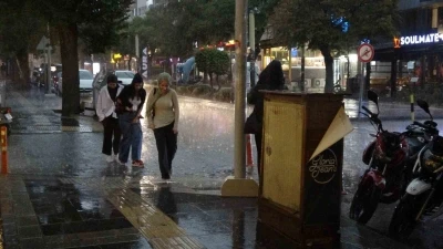 Burdur’da sağanak yağış
