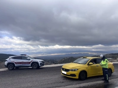 Burdur&rsquo;da son 1 haftada 12 bin 272 ara&ccedil; ve s&uuml;r&uuml;c&uuml;s&uuml; sorgulandı
