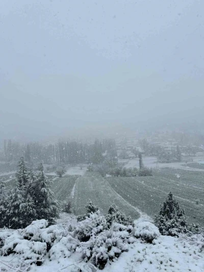 Burdur&rsquo;un y&uuml;ksek kesimlerine kar yağdı
