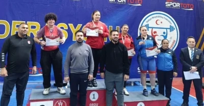 Burdurlu gen&ccedil; halterci, T&uuml;rkiye ikincisi oldu
