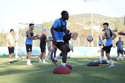 Burhan Eşer: &quot;İyi bir ivme yakaladık, taraftarımıza galibiyet armağan etmek istiyoruz&quot;
