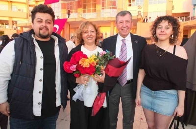 Burhaniye&rsquo; de 2 &ccedil;ocuk annesi Ayla Erdil b&ouml;l&uuml;m birincisi oldu
