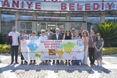 Burhaniye&rsquo;de bağımlılıkla m&uuml;cadelede farkındalık afişleri tanıtıldı

