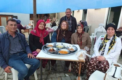 Burhaniye&rsquo;de d&uuml;ğ&uuml;n yemeği k&uuml;lt&uuml;r&uuml; devam ediyor
