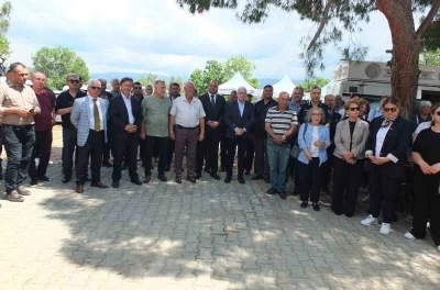 Burhaniye&rsquo;de eski okul aş evi ve gen&ccedil;lik toplantı odası oldu
