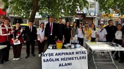 Burhaniye&rsquo;de gen&ccedil; sağlık&ccedil;ılar mesleklerini tanıttılar
