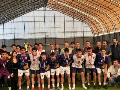 Burhaniye&rsquo;de Gen&ccedil;lik Futbol M&uuml;sabakası finali yapıldı
