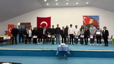 Burhaniye&rsquo;de Korkma Gen&ccedil;liğin Ruhu Burada konulu bilgi yarışması yapıldı
