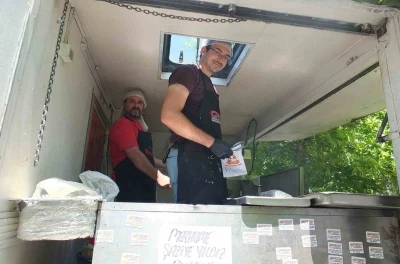 Burhaniye&rsquo;de lokma ve pilav hayrı geleneği devam ediyor
