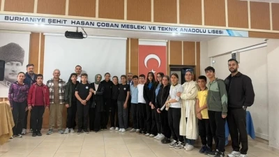 Burhaniye&rsquo;de &ouml;ğrenciler arasında bilgi yarışması yapıldı
