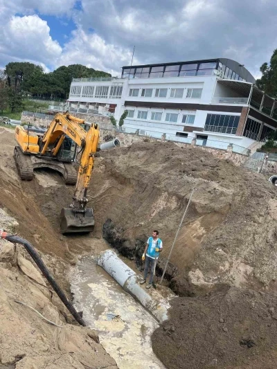 Burhaniye&rsquo;de sezon &ouml;ncesi &Ouml;ren Plajında alt yapı &ccedil;alışmalarına başlandı
