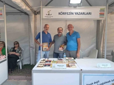 Burhaniye&rsquo;de Tarih&ccedil;i Yazar Bicik, okurları ile buluştu
