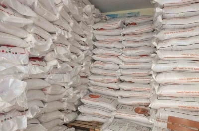 Burhaniye de Yağmurlar yağdı g&uuml;bre satışları arttı
