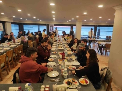 Burhaniyeli mimarlar iftarda buluştu
