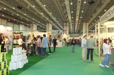 Burhaniyeli zeytinciler İzmir&rsquo;de Olivtech fuarı a&ccedil;ılışına katıldı
