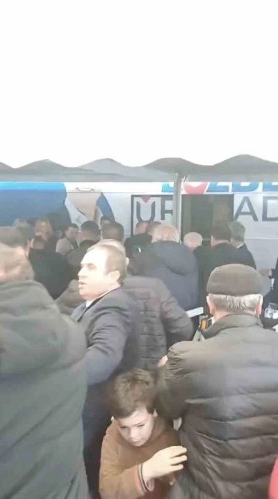 Bursa B&uuml;y&uuml;kşehir Belediye Başkanı Mustafa Bozbey&rsquo;e saldırı girişimi
