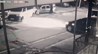 Bursa&rsquo;da 2 kişinin ağır yaralandığı silahlı saldırı kameraya yansıdı
