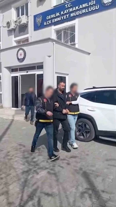 Bursa&rsquo;da 25 yıl kesinleşmiş hapis cezası bulunan şahıs yakalandı
