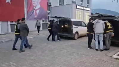 Bursa&rsquo;da 3 kişinin yaralandığı &ccedil;atışmanın failleri yakalandı
