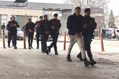 Bursa&rsquo;da 7 bağ evini soyan ş&uuml;pheliler JASAT&rsquo;tan ka&ccedil;amadı
