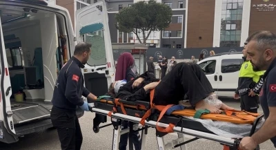 Bursa&rsquo;da alt ge&ccedil;it yerine yolu kullanan yayaya otomobil &ccedil;arptı
