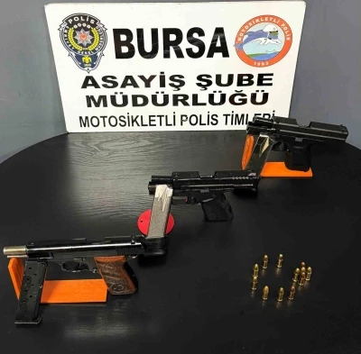 Bursa&rsquo;da aranan şahıslara operasyon: Su&ccedil; aletleriyle yakalandılar
