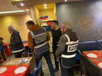 Bursa&rsquo;da asayiş uygulaması: Aranan şahıslar yakalandı, uyuşturucu madde ele ge&ccedil;irildi
