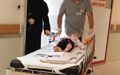 Bursa’da balkondan düşen 2 yaşındaki çocuk yaralandı
