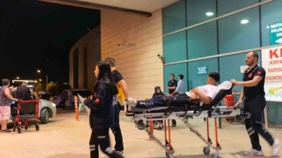 Bursa&rsquo;da bı&ccedil;aklı kavga: 1&rsquo;i ağır 2 yaralı
