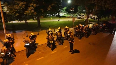 Bursa&rsquo;da bin polisle huzur operasyonu Sokaklar abluka altına alındı
