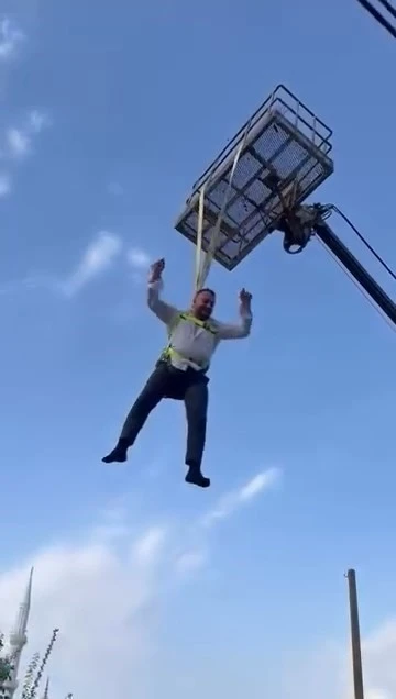 Bursa’da damadı vinçte sallandırdılar
