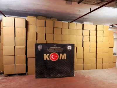 Bursa&rsquo;da dev ka&ccedil;ak t&uuml;t&uuml;n operasyonu...Milyonlarca makaron ele ge&ccedil;irildi
