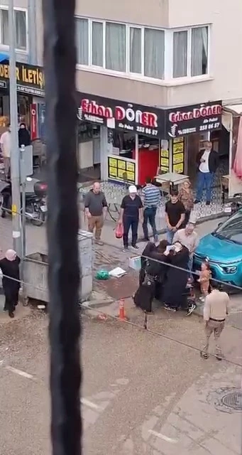 Bursa&rsquo;da dilencilerin &rsquo;yer kavgası&rsquo; kamerada
