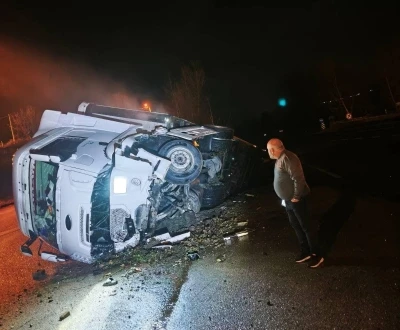 Bursa&rsquo;da direksiyon hakimiyetini kaybeden tır kanala u&ccedil;tu
