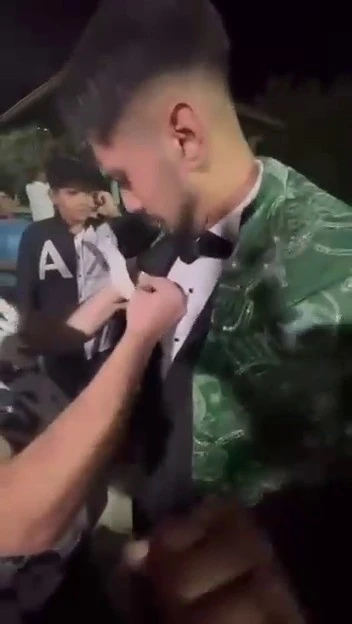 Bursa’da düğünde sıra dışı hediye: Damada 400 bin liralık çek taktı
