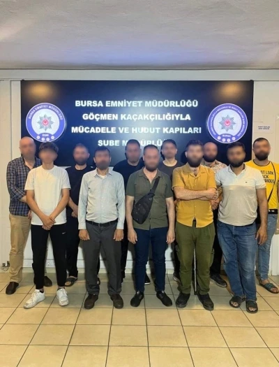 Bursa&rsquo;da d&uuml;zensiz g&ouml;&ccedil; denetimi: 3 bin 25 kişi sorgulandı
