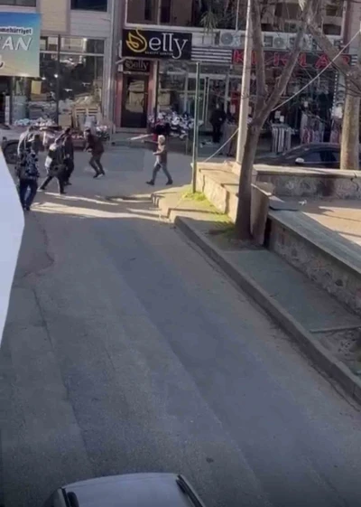 Bursa&rsquo;da esnaf kavgası boks ringini aratmadı
