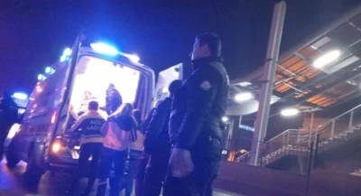 Bursa&rsquo;da gece saatlerinde eğlence mekanı &ouml;n&uuml;nde silahlı kavga: 1&rsquo;i ağır, 2 yaralı
