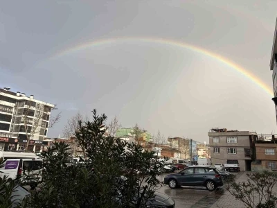 Bursa&rsquo;da g&ouml;kkuşağı hayran bıraktı
