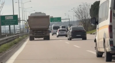 Bursa&rsquo;da hafriyat kamyonu tehlike sa&ccedil;tı
