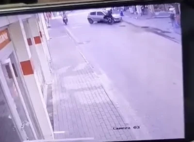 Bursa&rsquo;da ilgin&ccedil; kaza...Yapay zeka değil, ger&ccedil;ek kaza g&ouml;r&uuml;nt&uuml;s&uuml;

