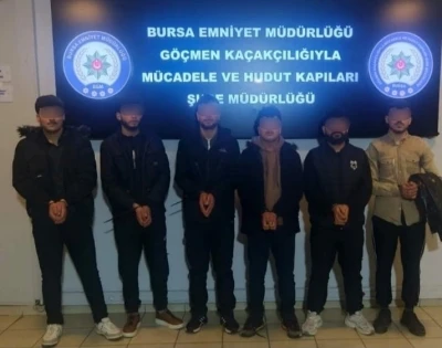Bursa&rsquo;da ka&ccedil;ak g&ouml;&ccedil;men operasyonu: 17 yabancı uyruklu şahıs yakalandı
