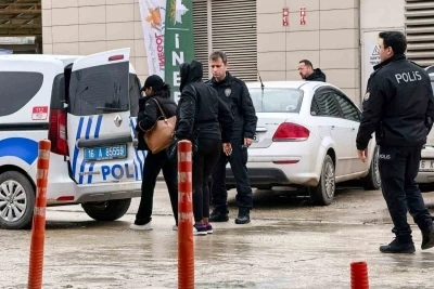 Bursa&rsquo;da ka&ccedil;ak mas&ouml;r operasyonu: 3 kişi yakalandı, işletmeye 445 bin TL ceza
